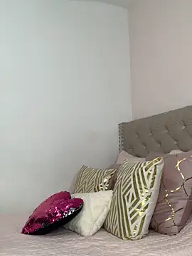 Snapshot of ImAlicee chatting on 10.10.25 ImAlicee online show from 10.10.25