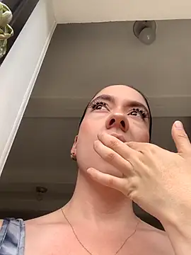 Snapshot of ImAlicee chatting on 11.02.25 ImAlicee online show from 11.02.25