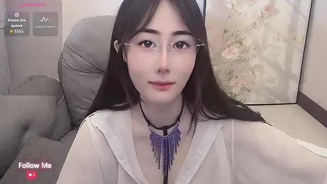 Snapshot of qiqi-- chatting on 06.03.26 qiqi-- online show from 06.03.26