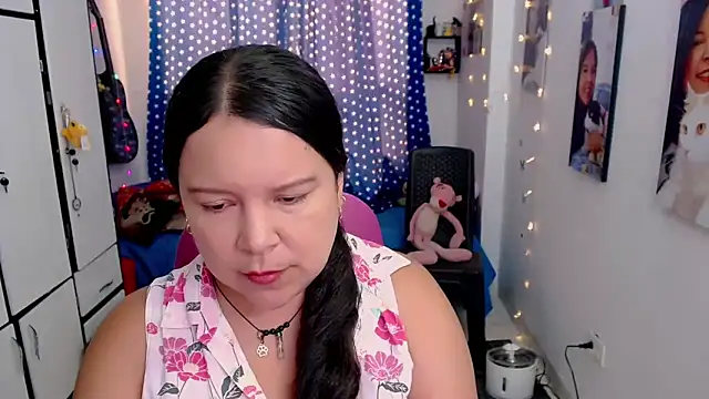 claryssa  online show from 11.04.25