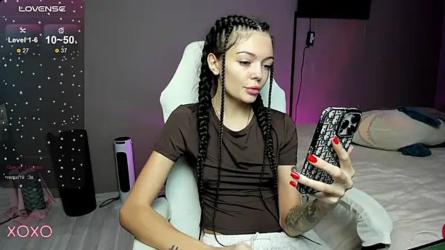 Mariella Adamss online show from 10.31.25