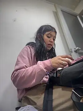 emily rosse04 online show from 09.13.25