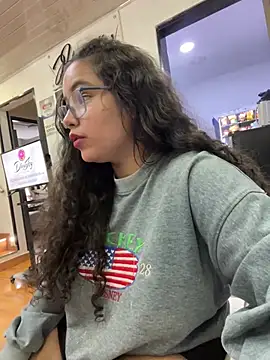 CurlyGirl 1 online show from 03.13.25