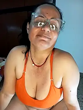 Snapshot of Eunice73 chatting on 01.16.25 Eunice73 online show from 01.16.25