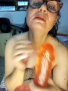 Snapshot of Eunice73 chatting on 02.01.25 Eunice73 online show from 02.01.25