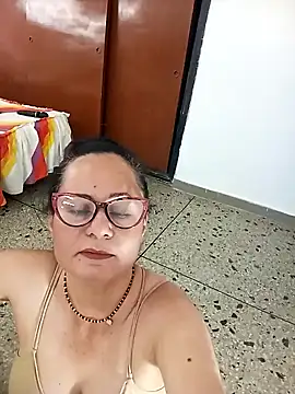 Snapshot of Eunice73 chatting on 02.13.25 Eunice73 online show from 02.13.25