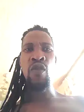 Snapshot of koolbend chatting on 12.22.24 koolbend online show from 12.22.24