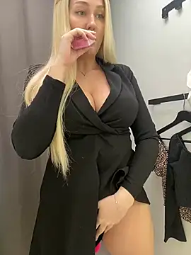 Snapshot of Deonta_ chatting on 12.08.24 Deonta online show from 12.08.24