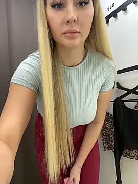 Snapshot of Deonta_ chatting on 12.11.24 Deonta online show from 12.11.24