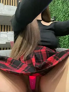 Snapshot of Deonta_ chatting on 02.06.25 Deonta online show from 02.06.25