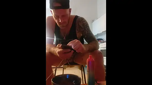 Snapshot of eltoulou chatting on 01.12.25 eltoulou online show from 01.12.25