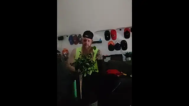 Snapshot of eltoulou chatting on 01.12.25 eltoulou online show from 01.12.25