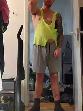 Snapshot of eltoulou chatting on 01.26.25 eltoulou online show from 01.26.25