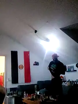 Snapshot of eltoulou chatting on 02.05.25 eltoulou online show from 02.05.25