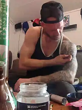 Snapshot of eltoulou chatting on 02.07.25 eltoulou online show from 02.07.25