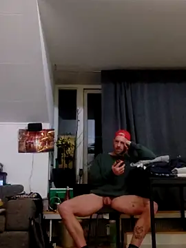 Snapshot of eltoulou chatting on 02.17.25 eltoulou online show from 02.17.25