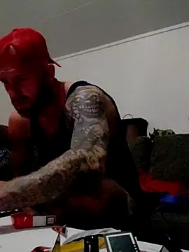 Snapshot of eltoulou chatting on 03.04.25 eltoulou online show from 03.04.25