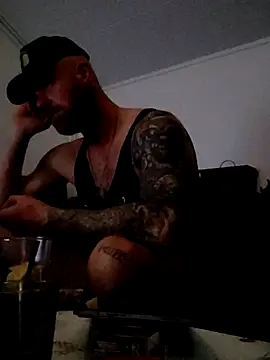 Snapshot of eltoulou chatting on 03.04.25 eltoulou online show from 03.04.25