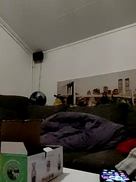 Snapshot of eltoulou chatting on 03.17.25 eltoulou online show from 03.17.25