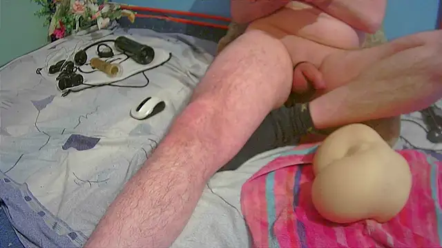 Snapshot of Markxen_cam chatting on 12.28.24 Markxen cam online show from 12.28.24