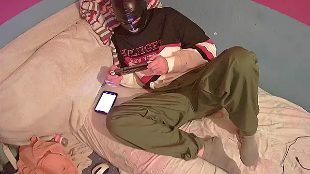 Snapshot of Markxen_cam chatting on 10.18.25 Markxen cam online show from 10.18.25