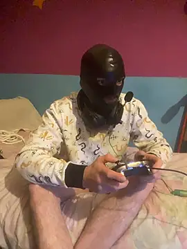 Snapshot of Markxen_cam chatting on 12.13.25 Markxen cam online show from 12.13.25