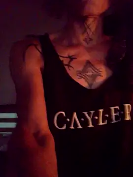 Snapshot of SuccubusTatuada chatting on 03.20.25 SuccubusTatuada online show from 03.20.25