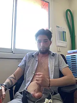 GuillaumebeauZizi online show from 04.25.26