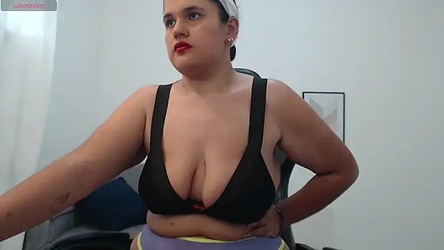 natalia curvy1 online show from 10.20.25