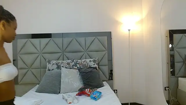 genesis moretz online show from 02.28.26