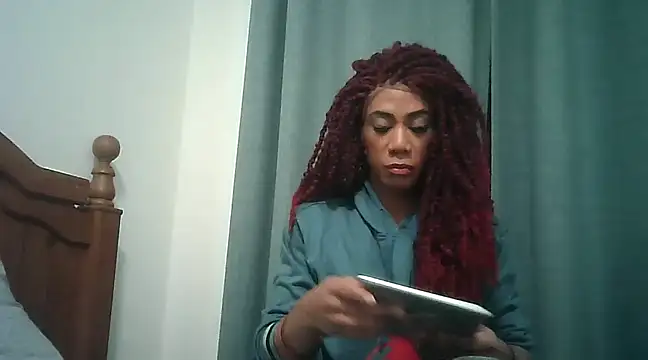 Snapshot of CaramelDipper chatting on 12.11.24 CaramelDipper online show from 12.11.24