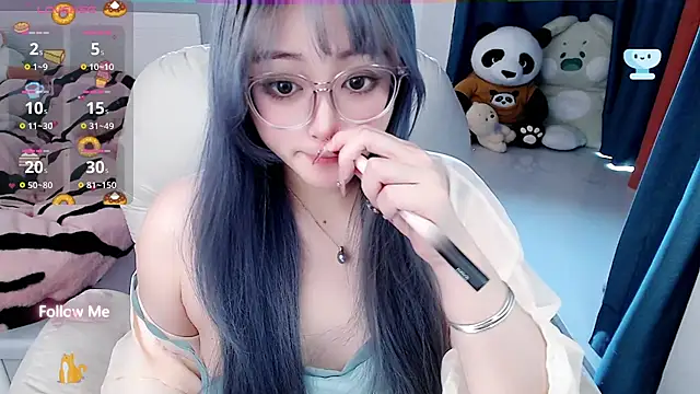 Snapshot of Sweet-18wanwan chatting on 01.14.25 Sweet-18wanwan online show from 01.14.25