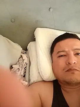 Snapshot of LusoCol chatting on 10.20.25 LusoCol online show from 10.20.25