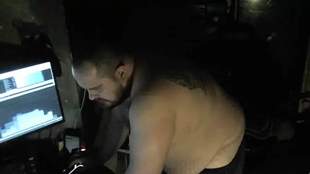 Snapshot of perversalus chatting on 12.17.24 perversalus online show from 12.17.24