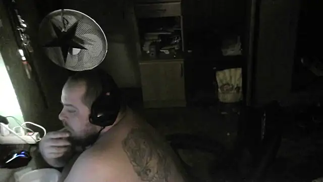 Snapshot of perversalus chatting on 01.08.25 perversalus online show from 01.08.25