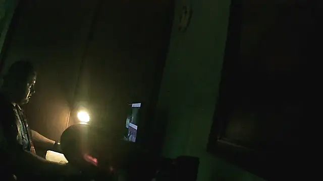 Snapshot of perversalus chatting on 09.18.25 perversalus online show from 09.18.25