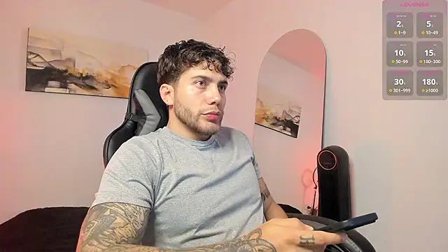 Snapshot of LucianSinclair chatting on 12.03.24 LucianSinclair online show from 12.03.24