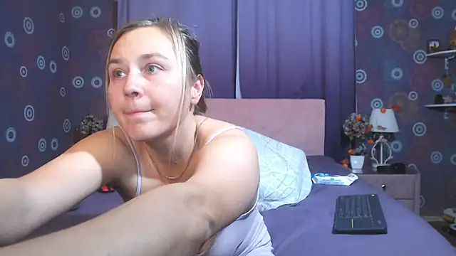 Snapshot of SquirtyAlice chatting on 11.07.25 SquirtyAlice online show from 11.07.25