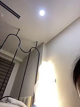 Snapshot of MEOW_MEO chatting on 03.18.25 MEOW MEO online show from 03.18.25