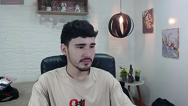 Snapshot of DmitriSanders chatting on 01.09.25 DmitriSanders online show from 01.09.25