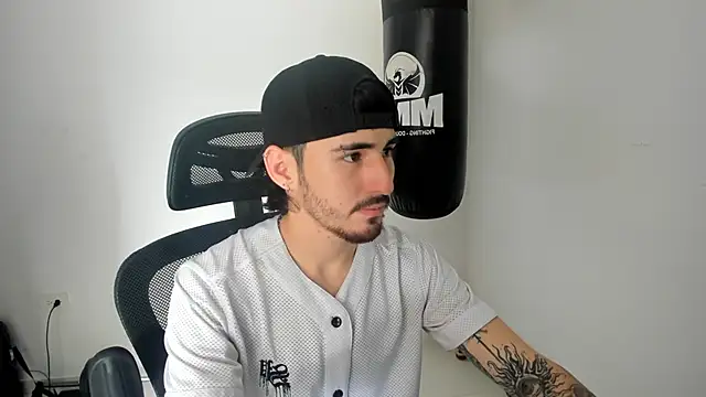 Snapshot of DmitriSanders chatting on 09.12.25 DmitriSanders online show from 09.12.25