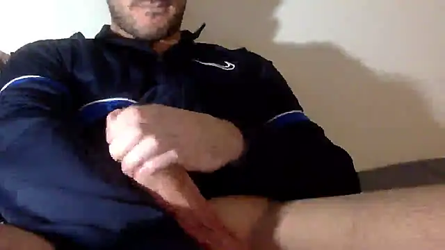 Snapshot of mainnrd chatting on 12.05.24 mainnrd online show from 12.05.24