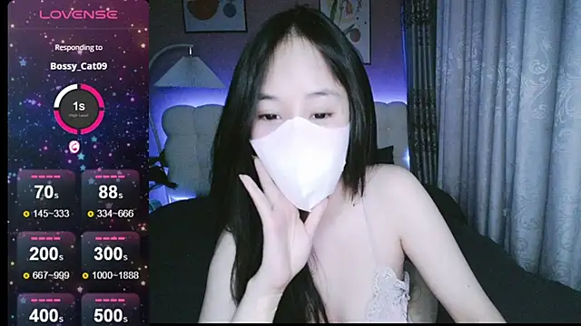 Snapshot of _Viviann_ chatting on 01.07.25 Viviann online show from 01.07.25