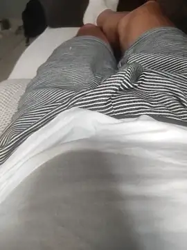 Snapshot of dredre1069 chatting on 12.19.25 dredre1069 online show from 12.19.25