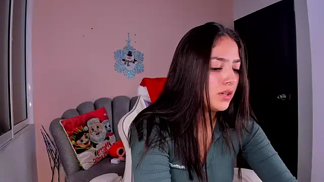 Snapshot of lili_turner chatting on 12.28.24 lili turner online show from 12.28.24