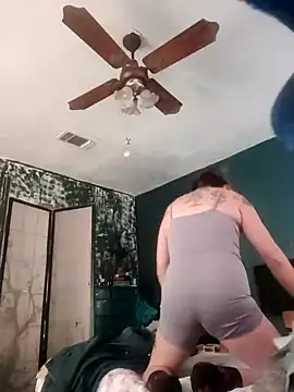 Snapshot of TexaSMESS_37 chatting on 12.19.24 TexaSMESS 37 online show from 12.19.24