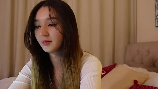 Snapshot of Sarasuo1 chatting on 01.09.25 Sarasuo1 online show from 01.09.25