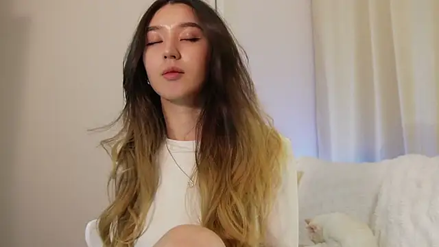 Snapshot of Sarasuo1 chatting on 01.22.25 Sarasuo1 online show from 01.22.25