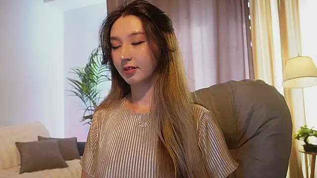 Snapshot of Sarasuo1 chatting on 09.13.25 Sarasuo1 online show from 09.13.25