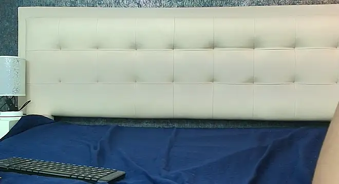 Cloeandtyfanny online show from 04.11.26